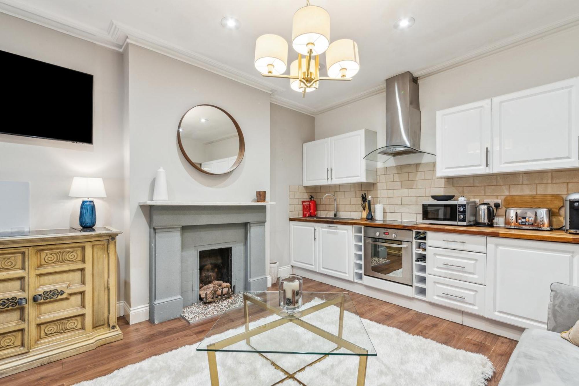 Stunning 2bed 2bath In Earls Court Sleeps Six * London